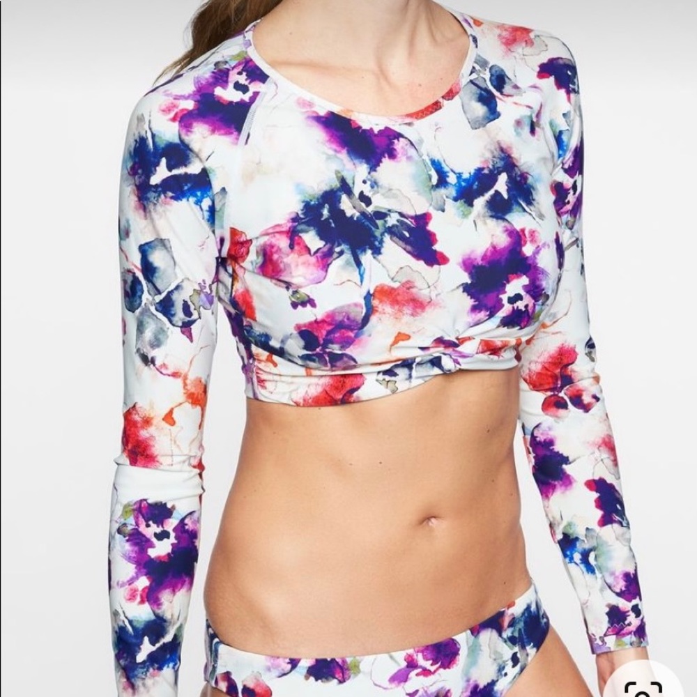 Athleta Watercolor Cropped Rashgaurd shirt